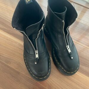 Black Leather Dr.Marten’s women’s Boots